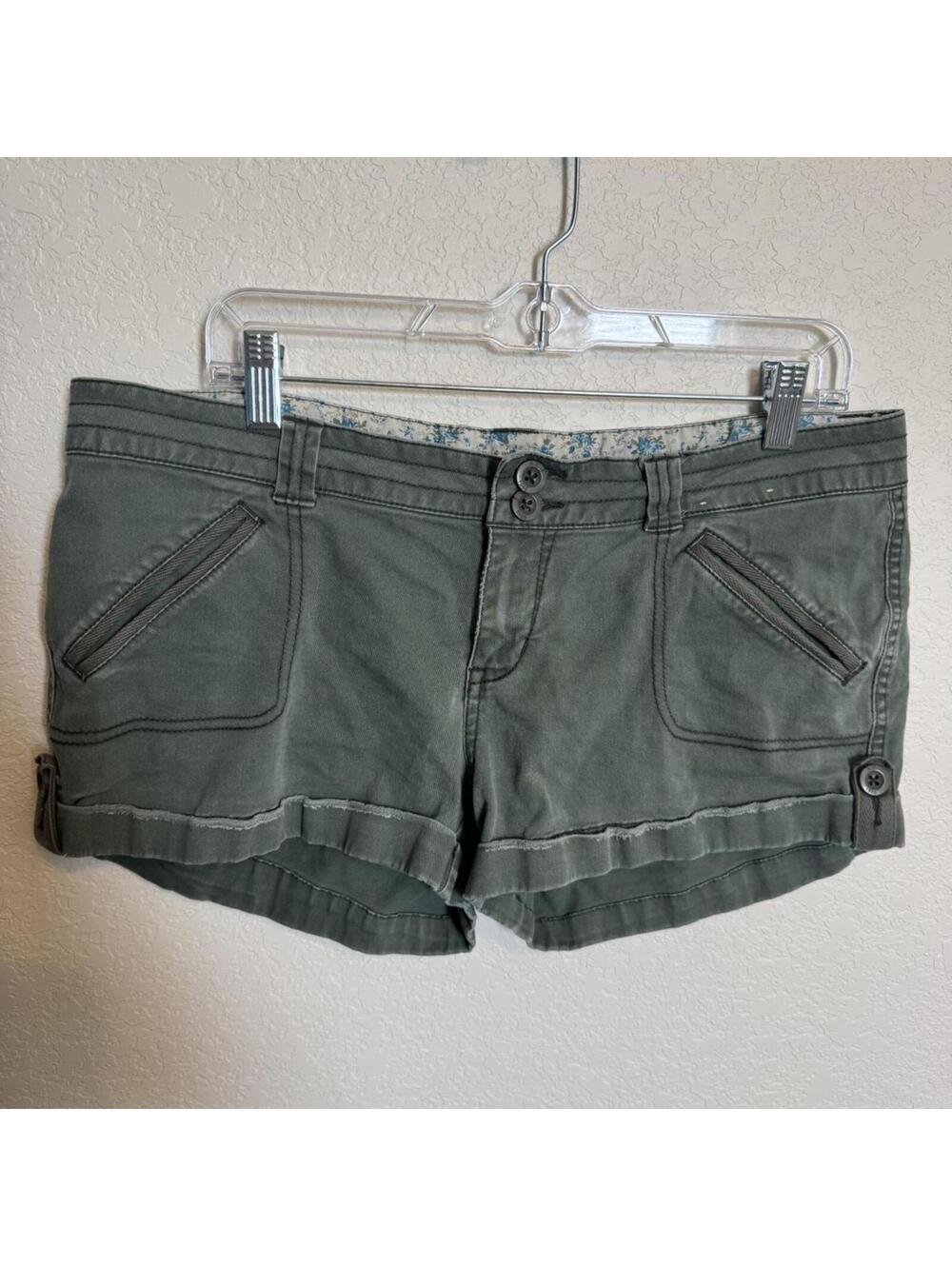 Y2K Arizona Green Cargo Mini Shorts, Size 13